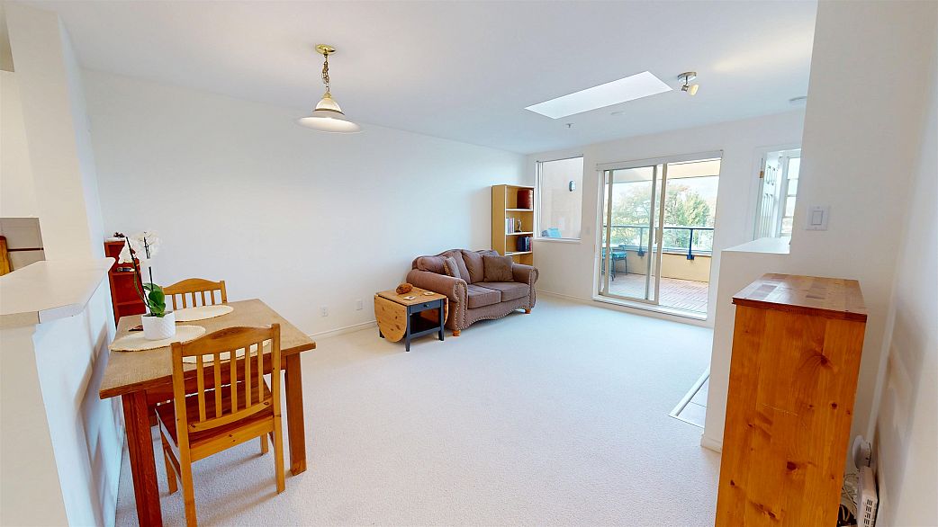 408 1688 E 4th Avenue