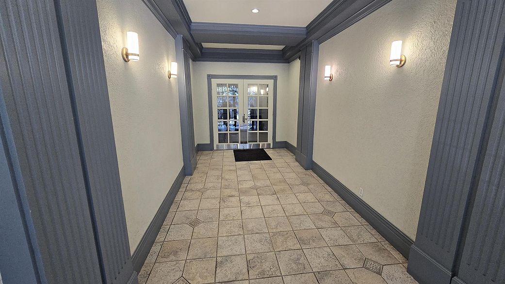 211 5723 Balsam Street