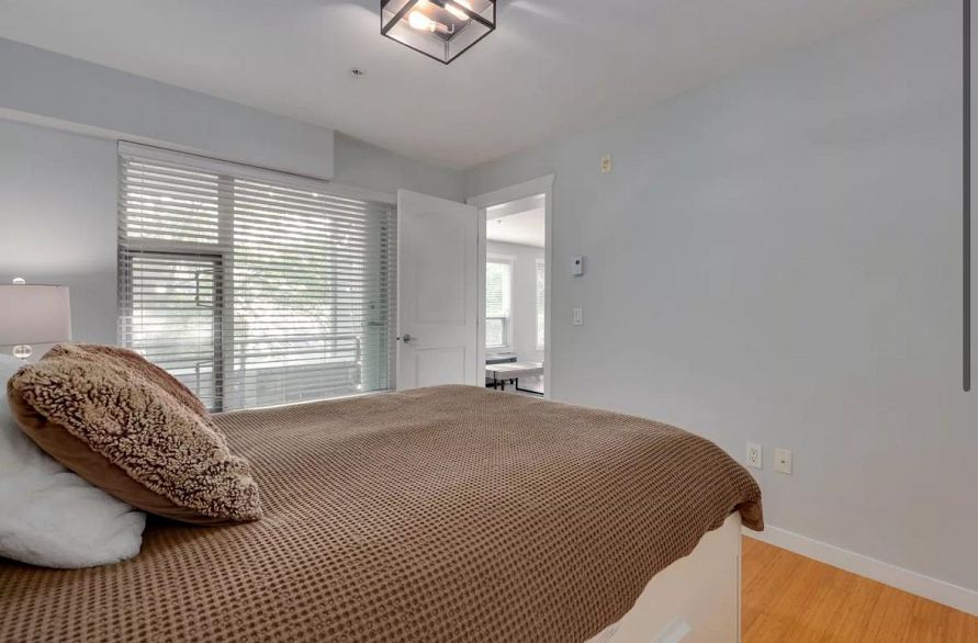 212 3575 Euclid Avenue