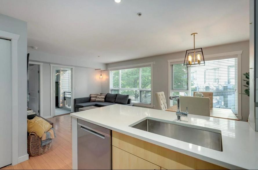 212 3575 Euclid Avenue