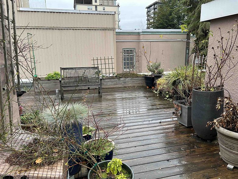 203 1878 Robson Street