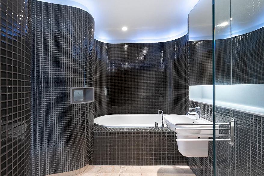 1507 838 W Hastings Street