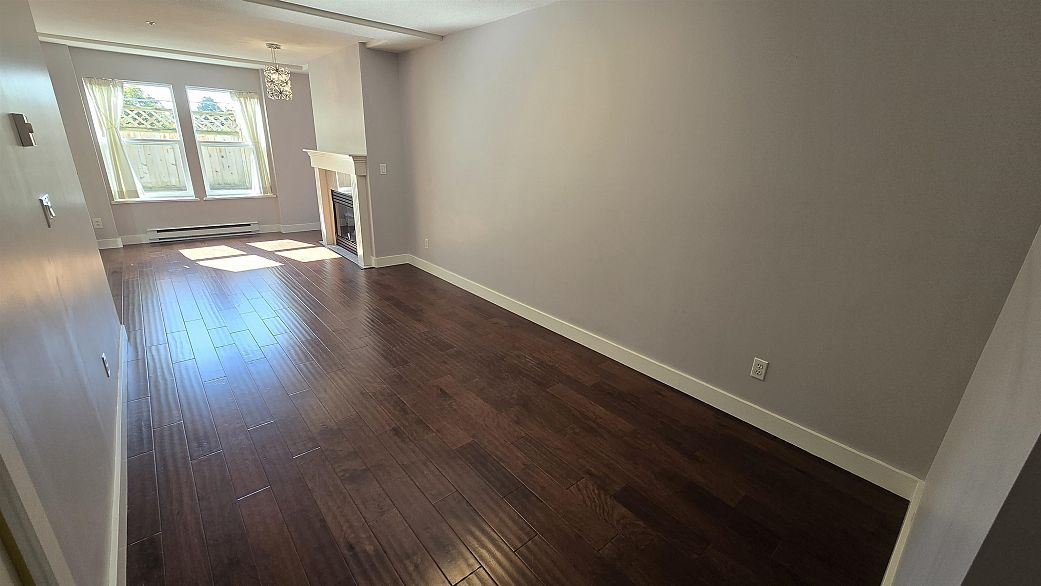 211 5723 Balsam Street