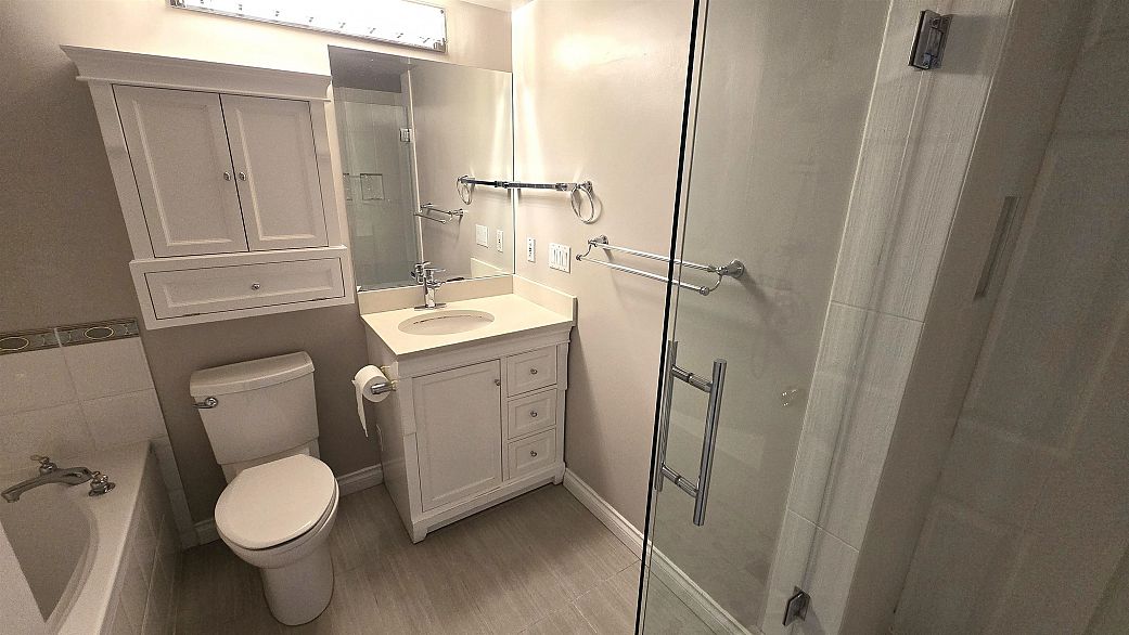 211 5723 Balsam Street