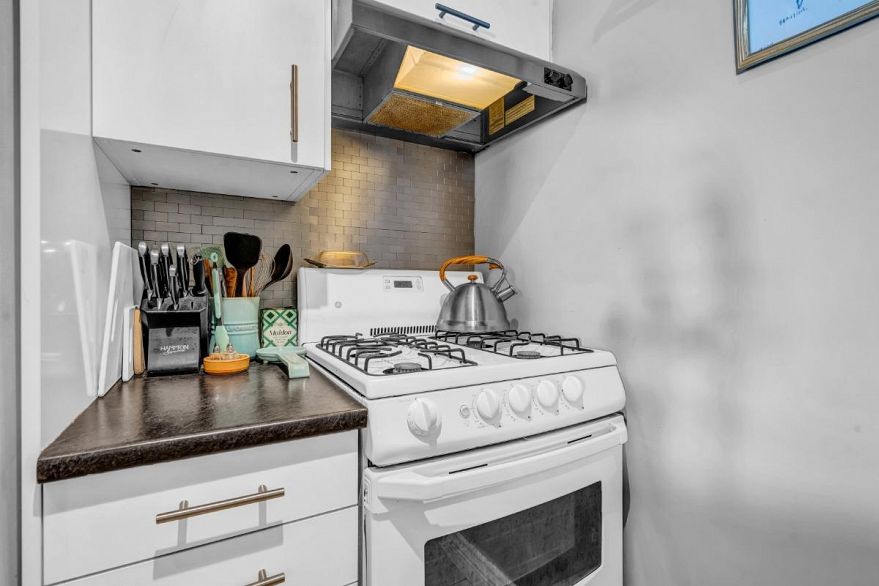 203 1617 Grant Street