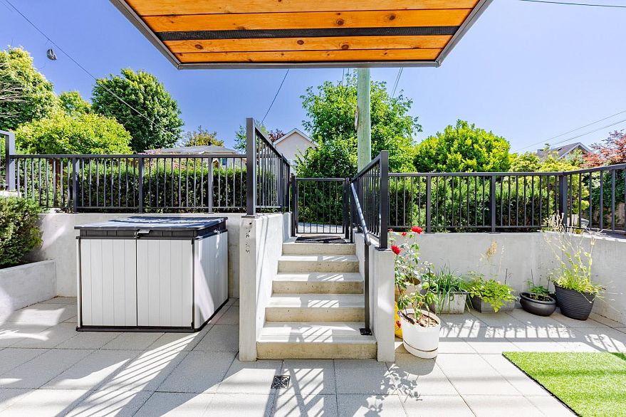 104 7828 Granville Street