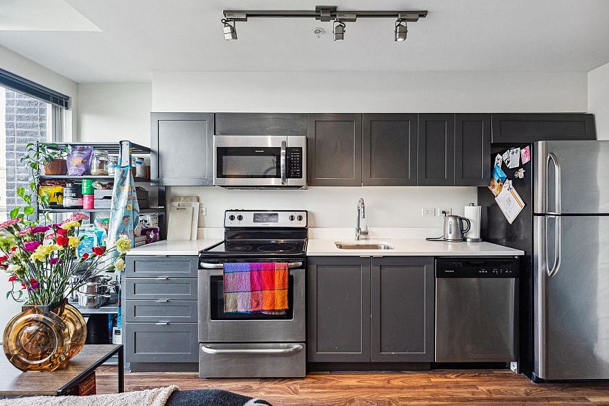 213 2511 Quebec Street