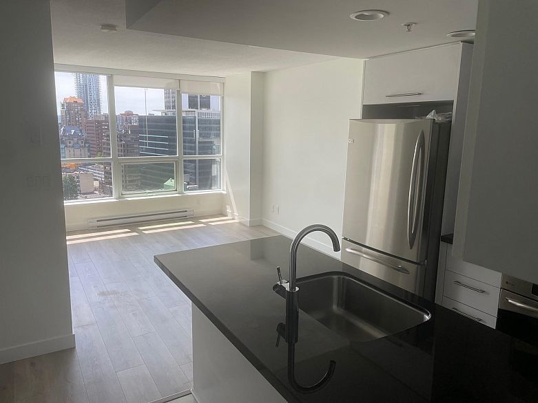 1807 833 Seymour Street