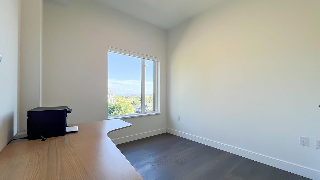 402 488 W 58th Avenue