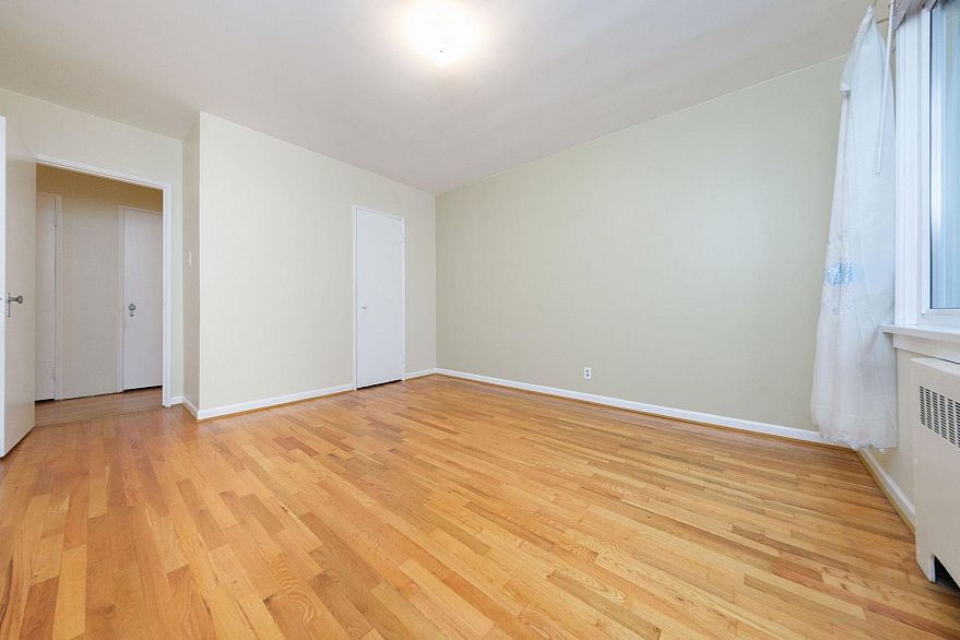 203 1878 Robson Street