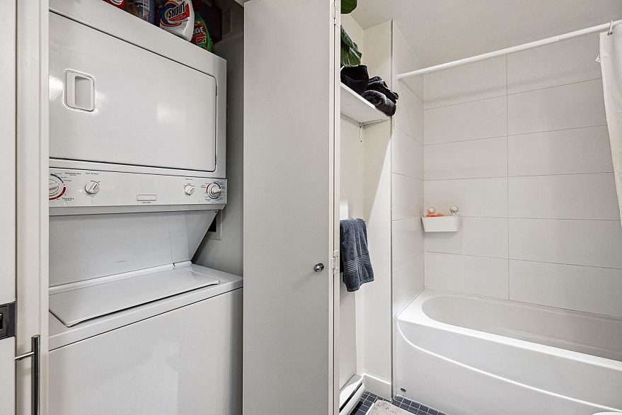 213 2511 Quebec Street