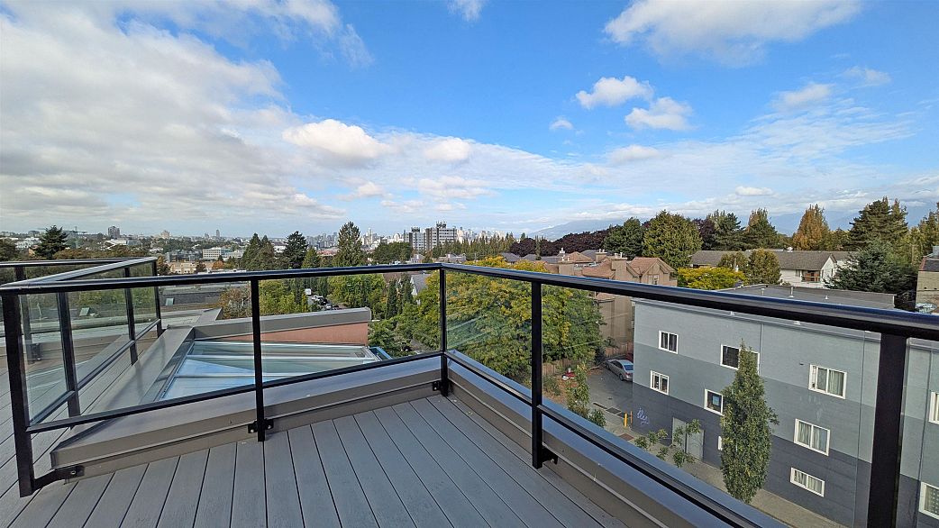 408 1688 E 4th Avenue