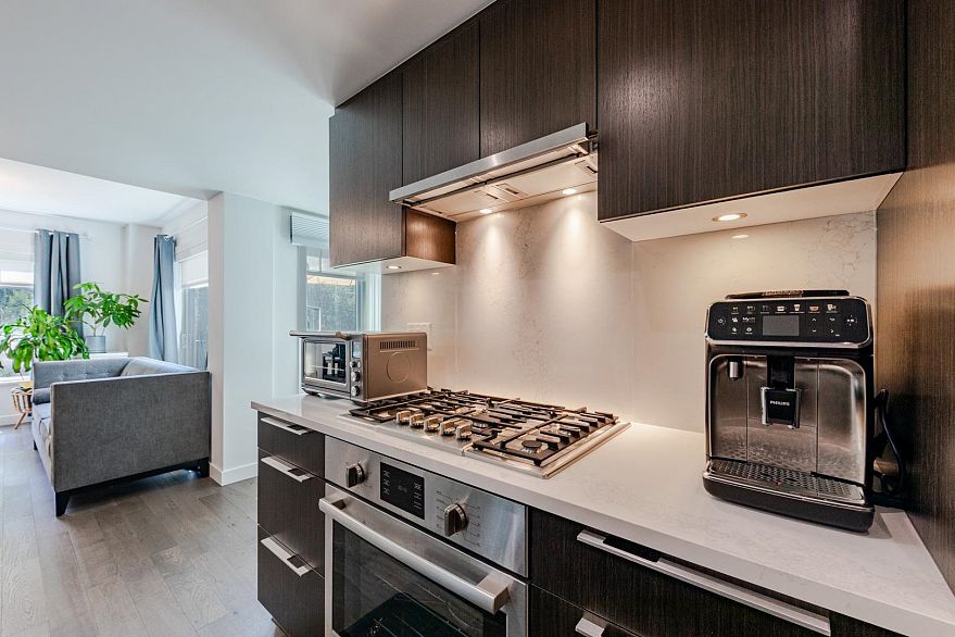 104 7828 Granville Street