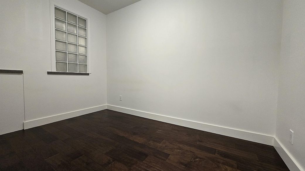 211 5723 Balsam Street