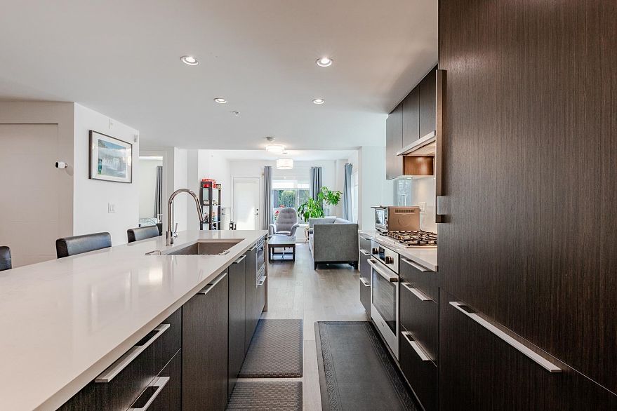 104 7828 Granville Street