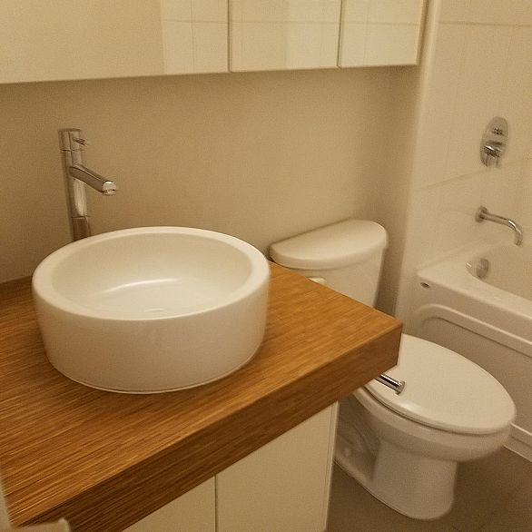 816 168 Powell Street