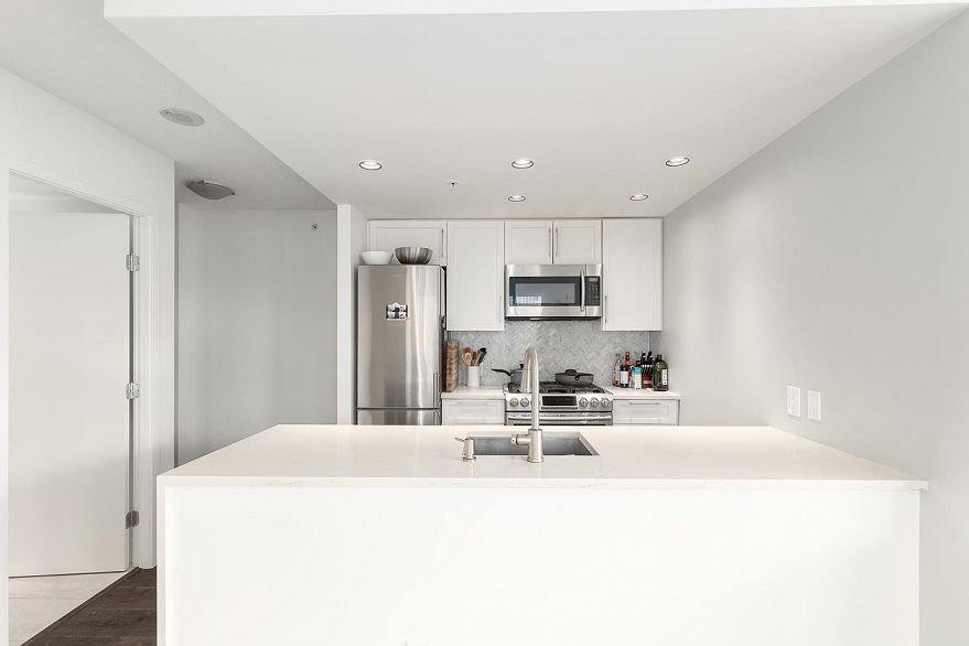 2710 928 Beatty Street