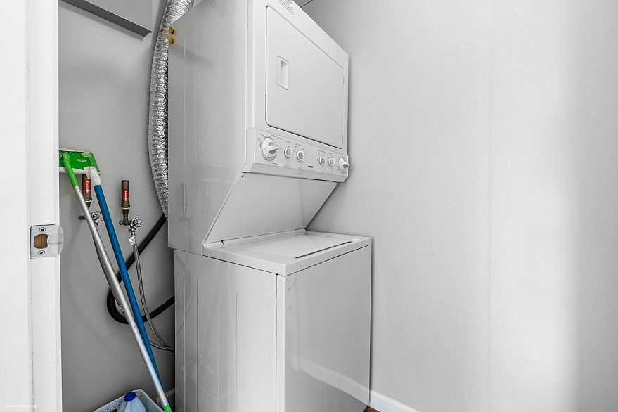 702 1436 Harwood Street