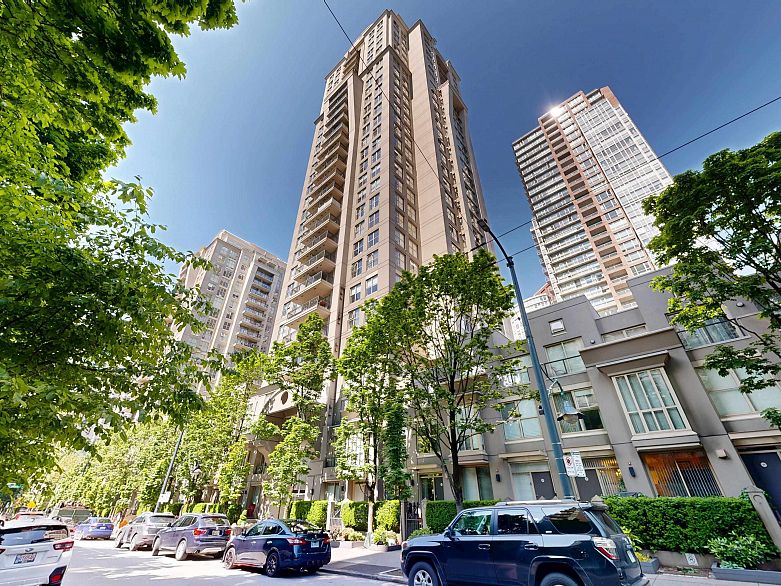 1003 969 Richards Street