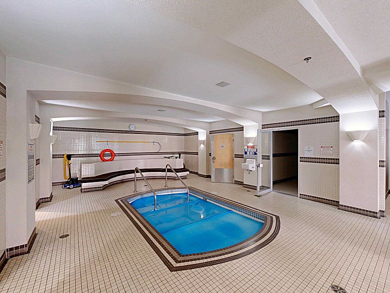 1003 969 Richards Street