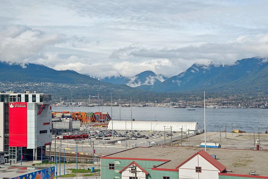 808 933 E Hastings Street