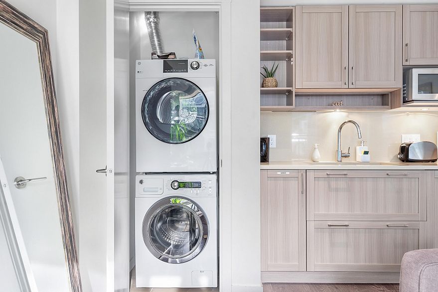 303 5665 Boundary Road