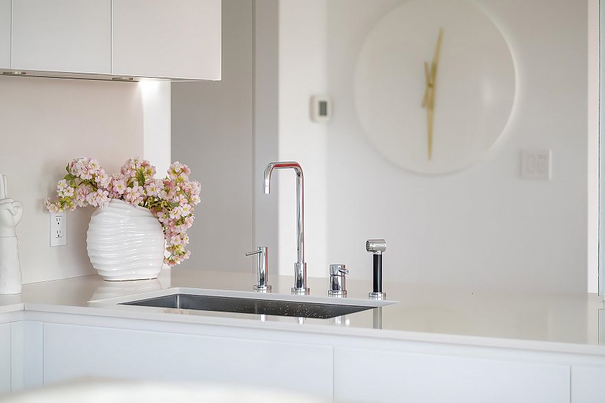 606 1288 Marinaside Crescent