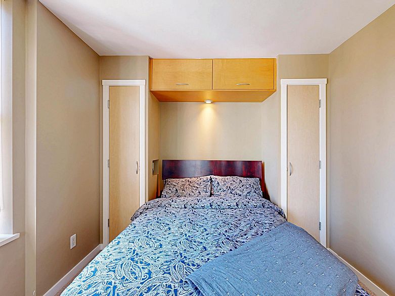 1003 969 Richards Street