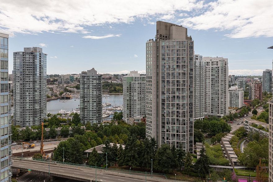 2710 928 Beatty Street