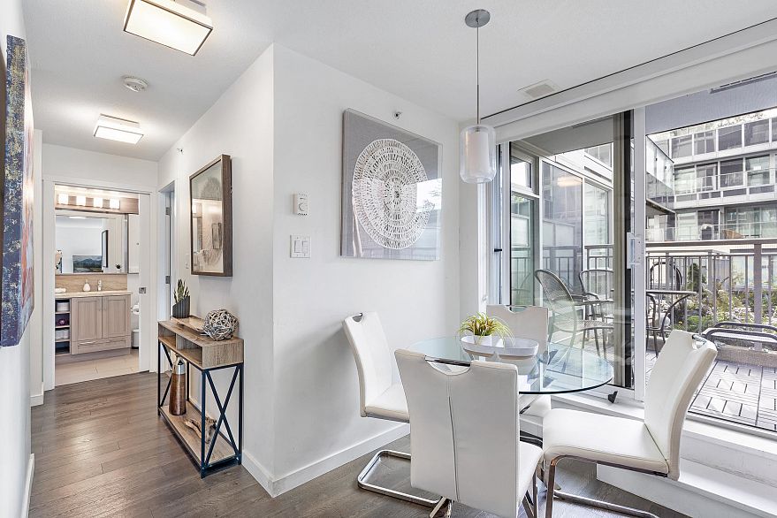 303 5665 Boundary Road