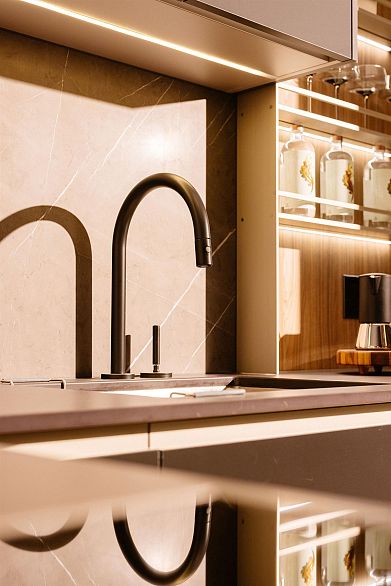 210 480 W 16th Avenue