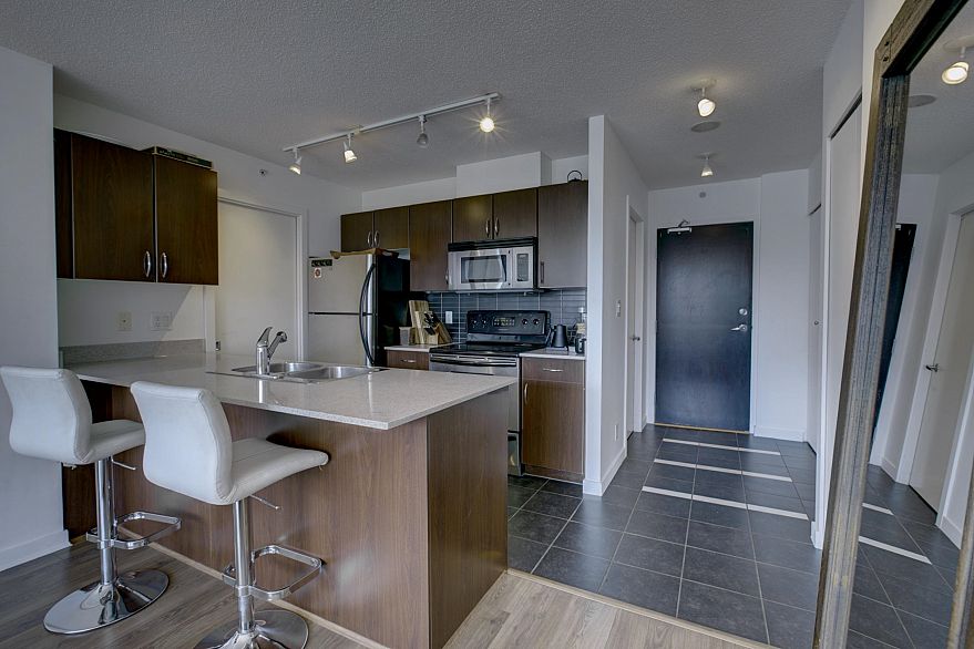 1303 938 Smithe Street