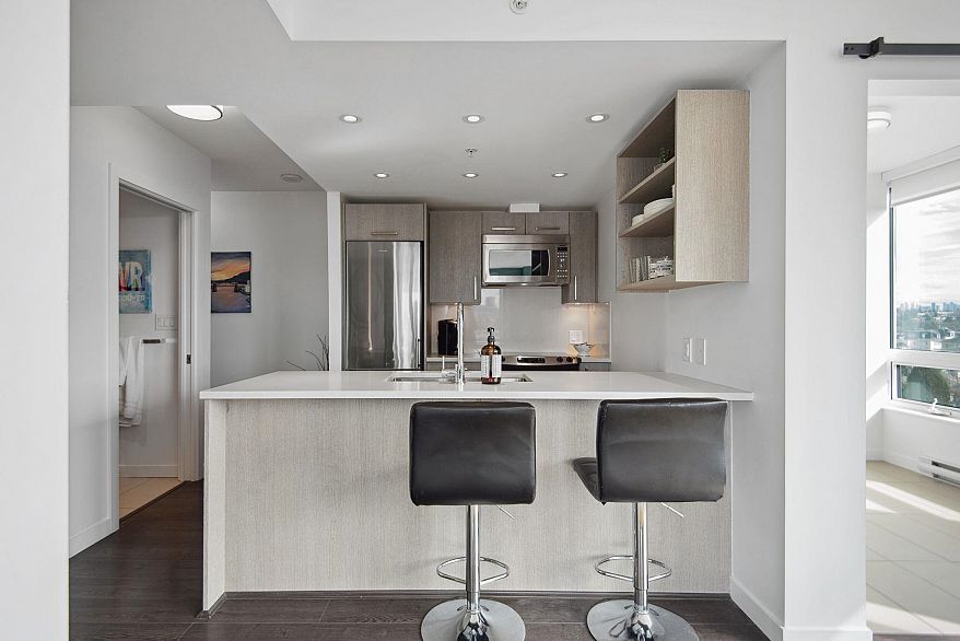 808 933 E Hastings Street