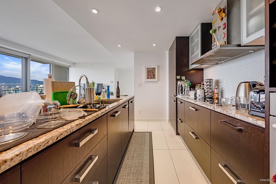 3005 1028 Barclay Street