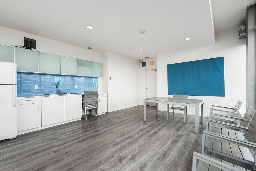 1011 66 W Cordova Street