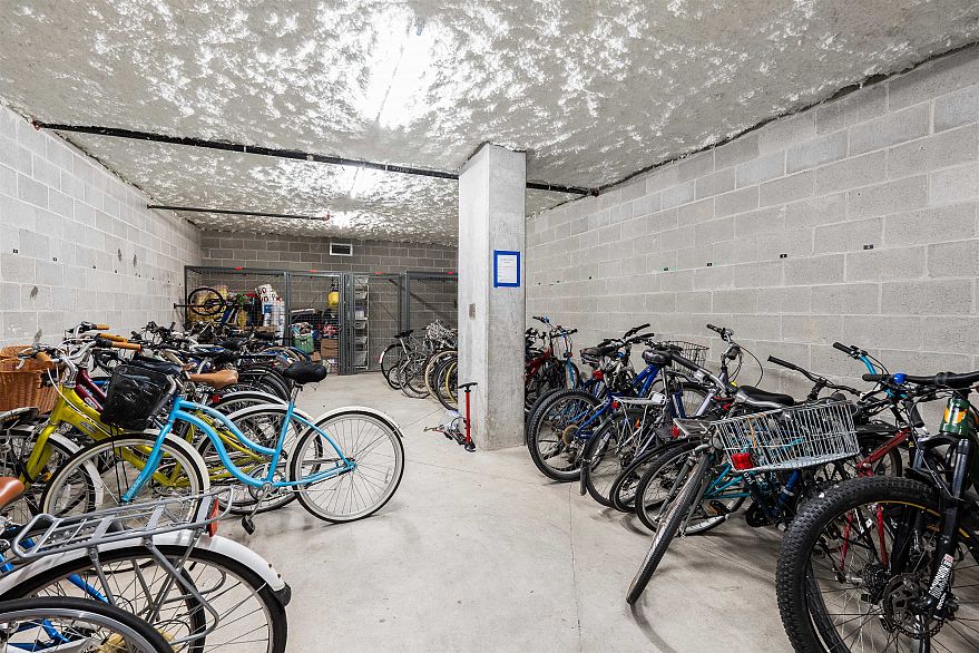 1011 66 W Cordova Street