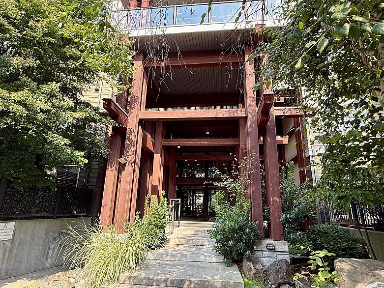 309 6328 Larkin Drive