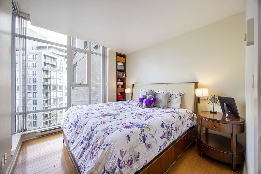 3207 583 Beach Crescent