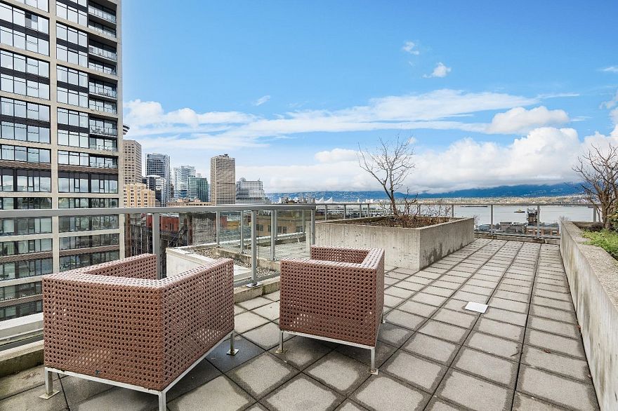 1011 66 W Cordova Street