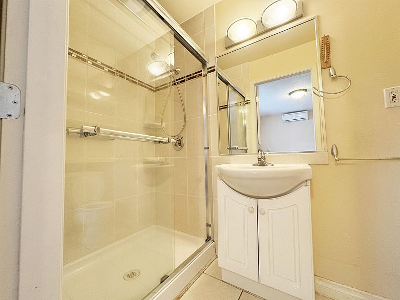 5872 Culloden Street