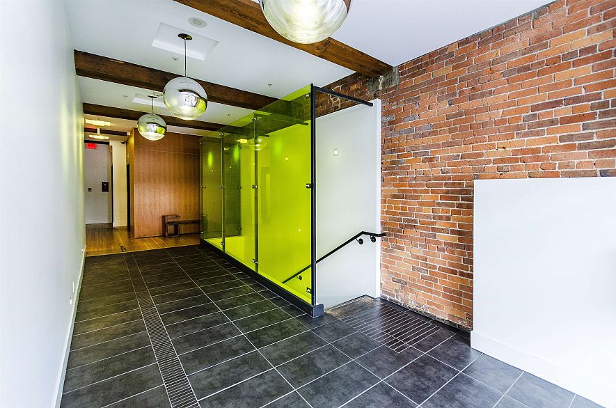 302 528 Beatty Street