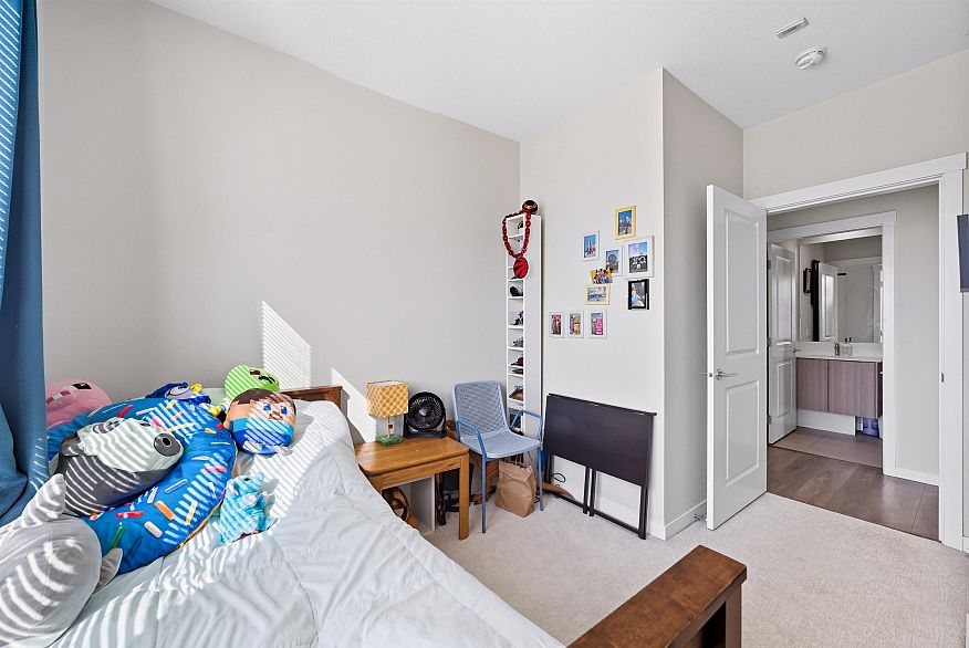 207 3289 Riverwalk Avenue