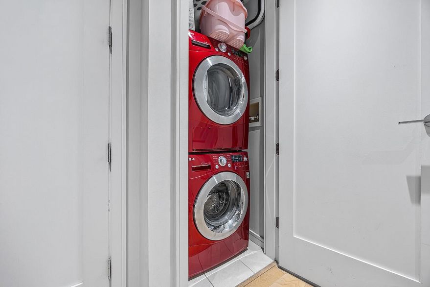 302 1616 Columbia Street