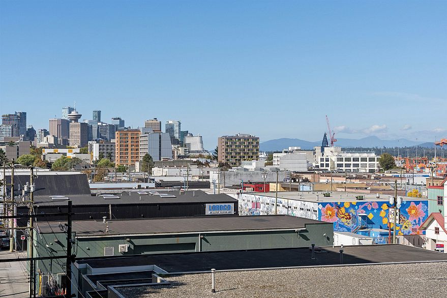 554 955 E Hastings Street