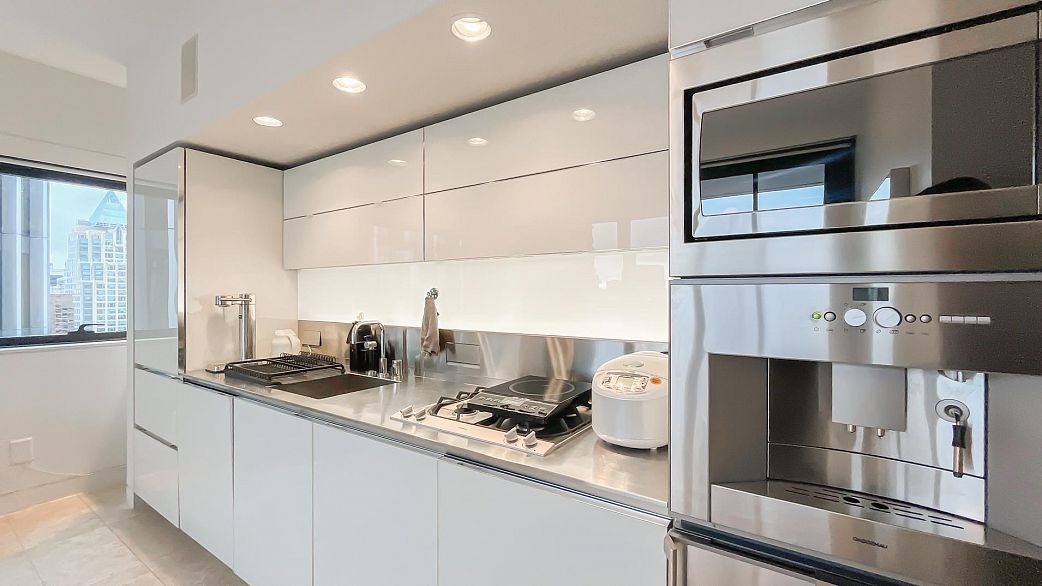 2005 838 W Hastings Street