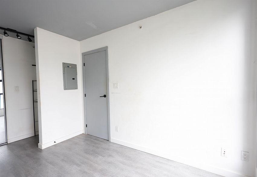 1603 939 Homer Street