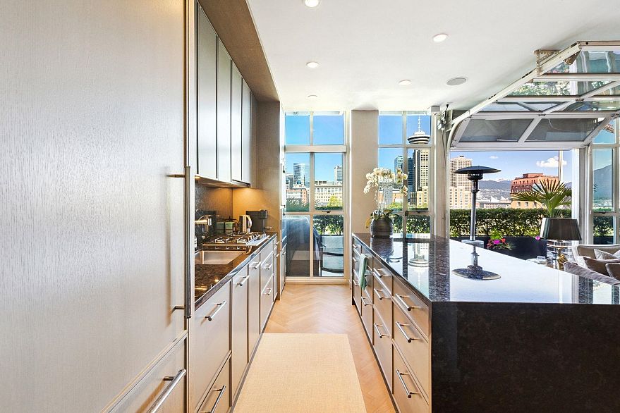 701 546 Beatty Street