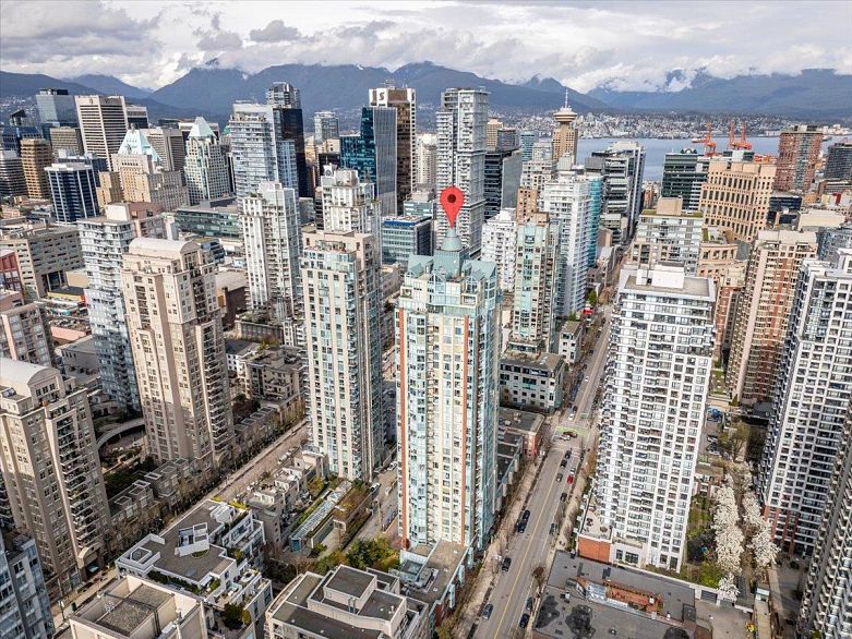 1603 939 Homer Street