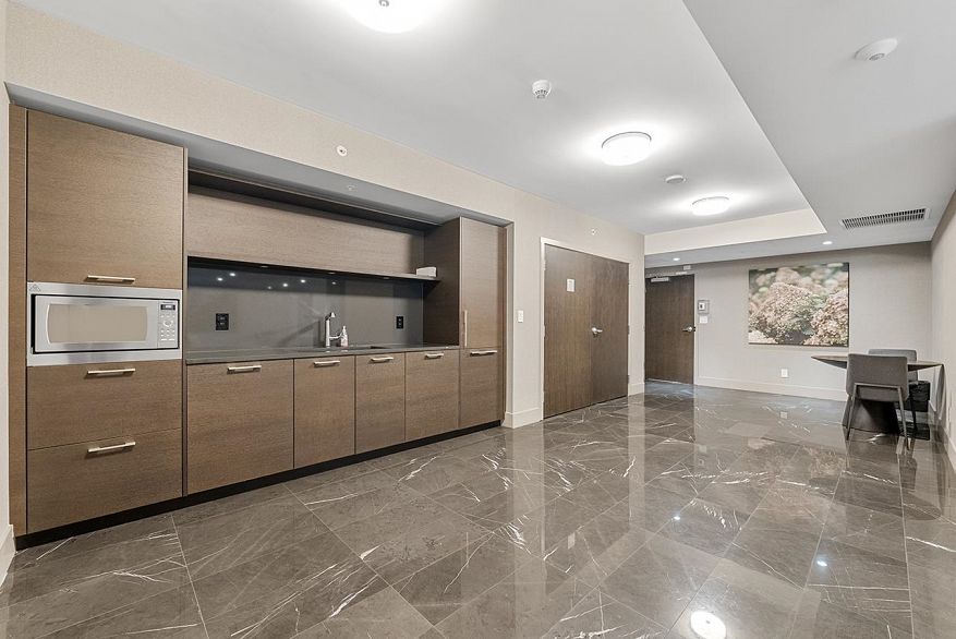 310 1571 W 57th Avenue