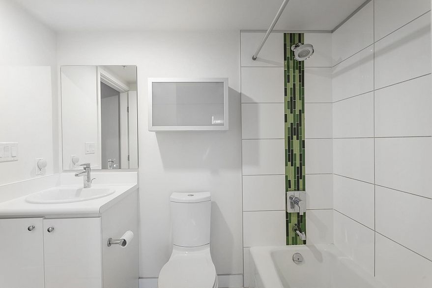 606 66 W Cordova Street